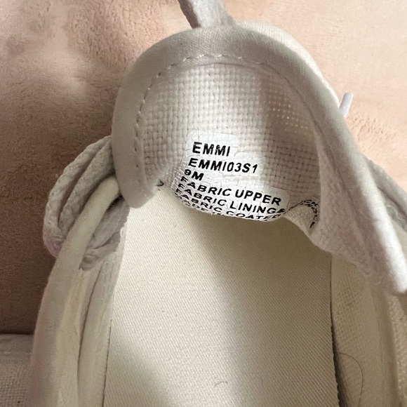 - Steve Madden - Women's Elore
Sneaker - Picture 7 of 7